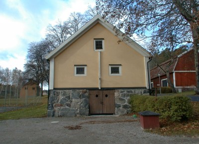 tumba hus 18.30.JPG
